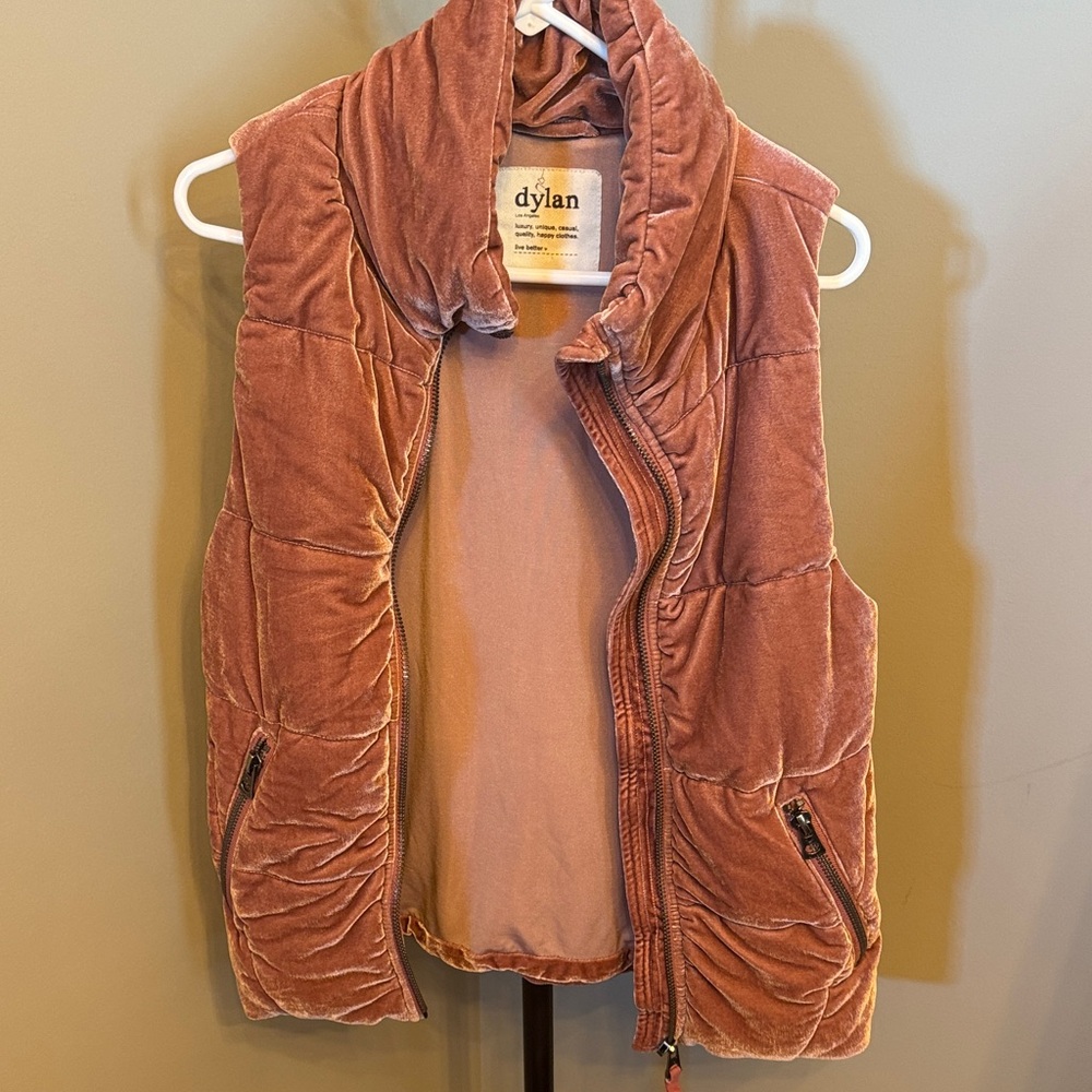 Dylan Velvet Quilted Vest in Warm Brown